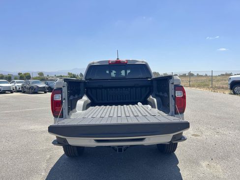 New 2026 GMC Canyon Elevation w/ LPO, Black Badging Package RWD image 25