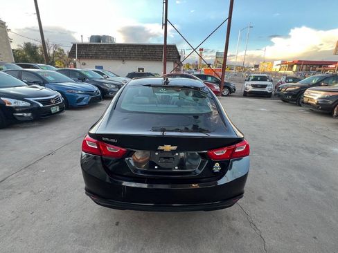 Used 2017 Chevrolet Malibu LS FWD image 4