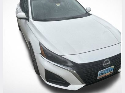 Used 2023 Nissan Altima 2.5 SV