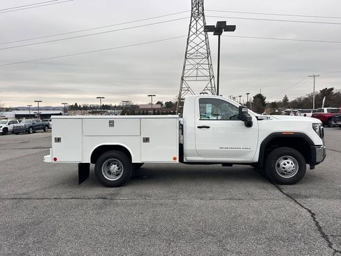 New 2025 GMC Sierra 3500 Pro w/ Convenience Package AWD/4WD image 3