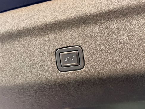 Used 2021 Chevrolet Tahoe High Country w/ Premium Package AWD/4WD image 32