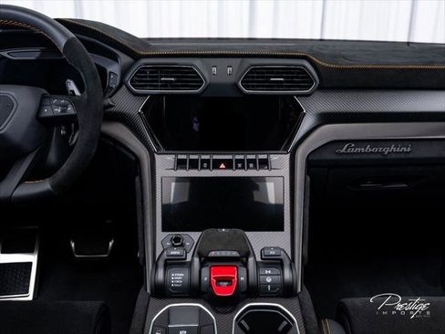 Used 2024 Lamborghini Urus Performante AWD/4WD image 39