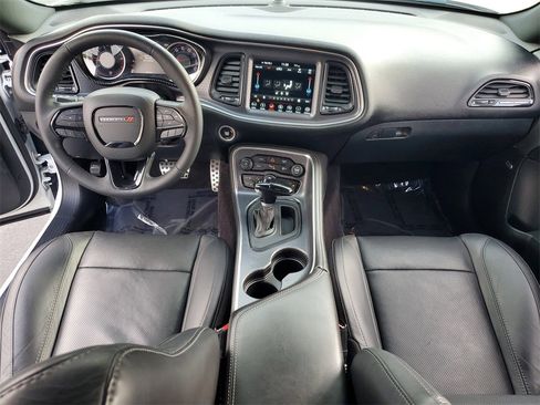 Used 2018 Dodge Challenger SXT Plus image 10