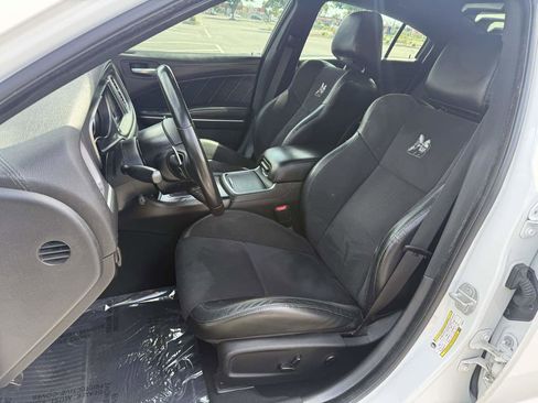 Used 2019 Dodge Charger Scat Pack w/ Technology Group RWD image 12