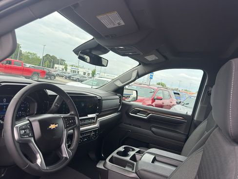 Certified 2023 Chevrolet Silverado 1500 LT AWD/4WD image 26