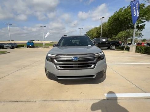 Used 2026 Subaru Forester Premium image 3