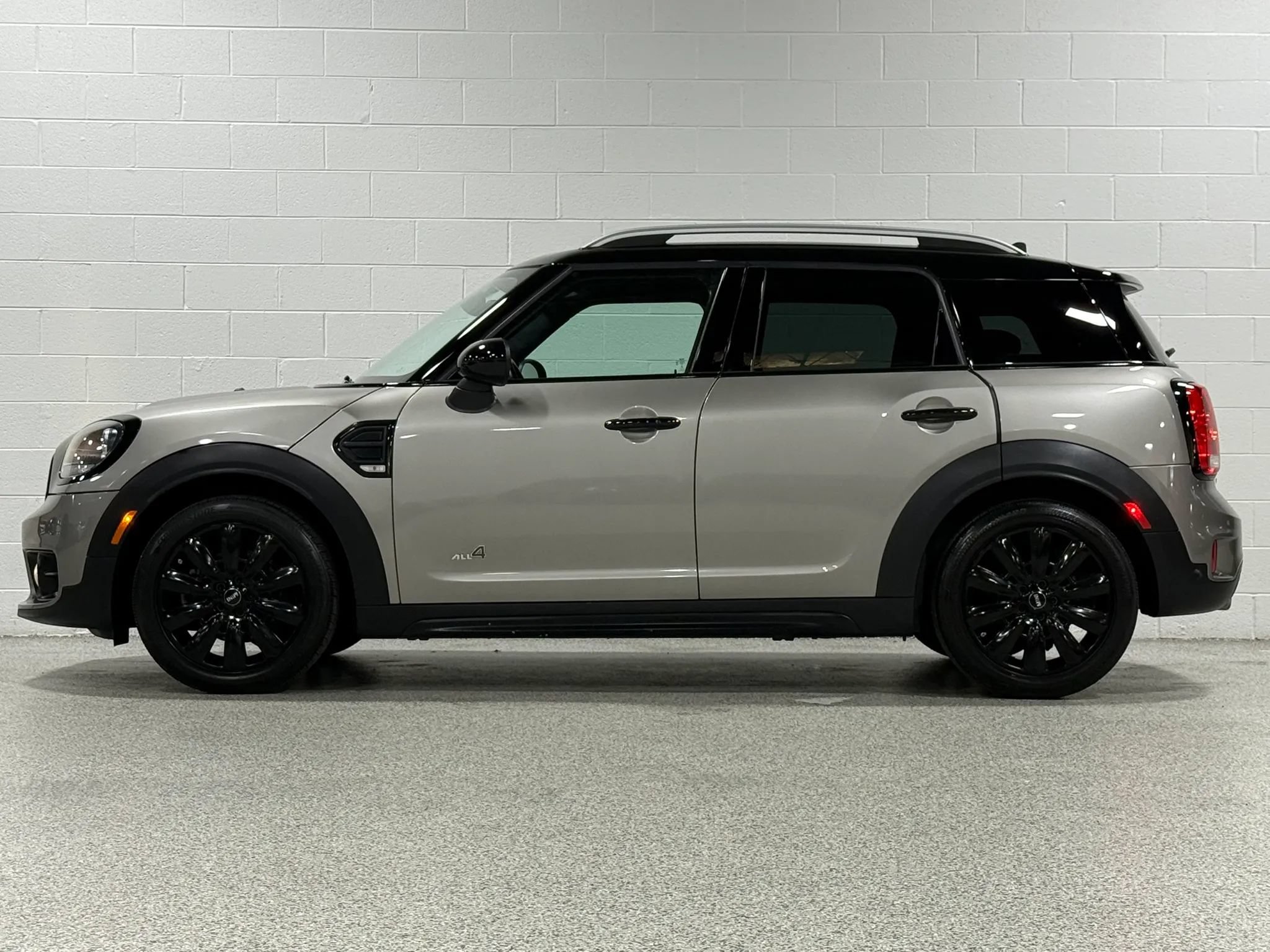 Used 2018 MINI Cooper Countryman ALL4 AWD/4WD image 9
