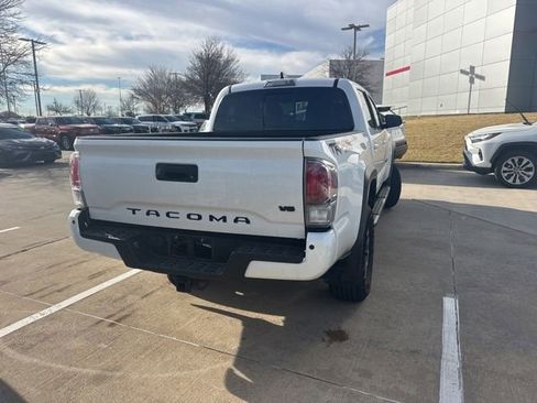 Certified 2023 Toyota Tacoma TRD Off-Road image 3