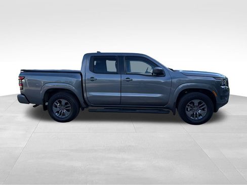 Used 2025 Nissan Frontier SV w/ Tow Package RWD image 9