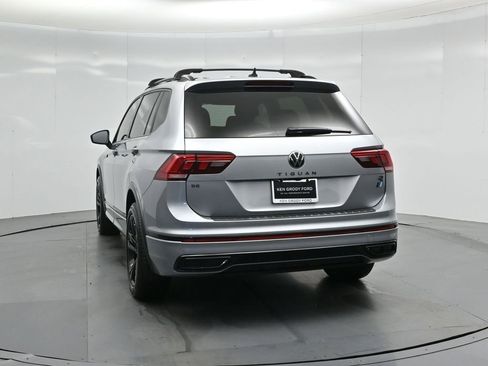 Used 2023 Volkswagen Tiguan SE R-Line image 24