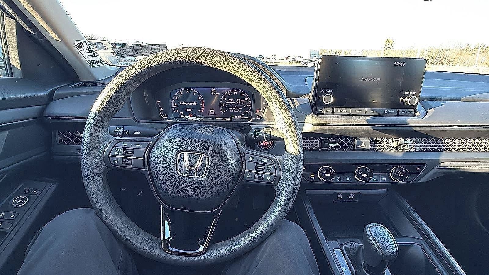Used 2025 Honda Accord SE image 27