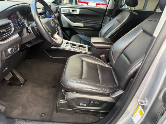 Used 2020 Ford Explorer XLT w/ Equipment Group 202A AWD/4WD image 10