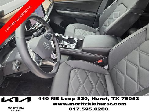 Used 2025 Volkswagen Atlas SE FWD image 18