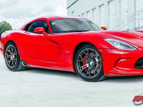 Used 2014 SRT Viper GTS w/ GTS Laguna Interior Package RWD image 39
