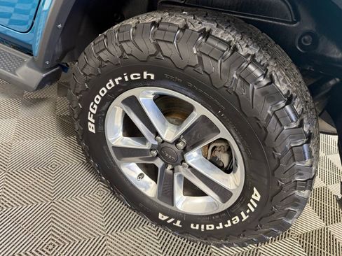 Used 2019 Jeep Wrangler Unlimited Sahara w/ Uconnect 4C Nav & Sound Group AWD/4WD image 13