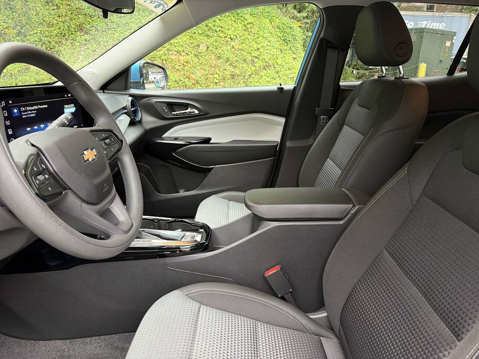 Used 2025 Chevrolet Trax LT FWD image 20