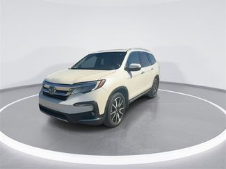 Used 2019 Honda Pilot Touring video 4
