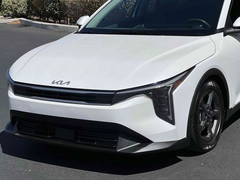 Used 2025 Kia K4 FWD image 58