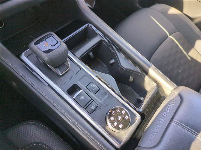Used 2024 Nissan Pathfinder SV AWD/4WD image 12