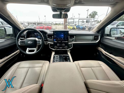 Used 2022 Ford Expedition XLT AWD/4WD image 29