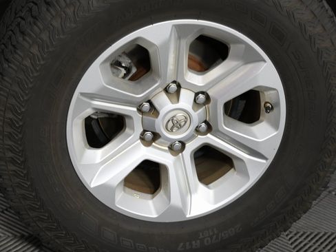 Used 2015 Toyota 4Runner SR5 Premium image 7