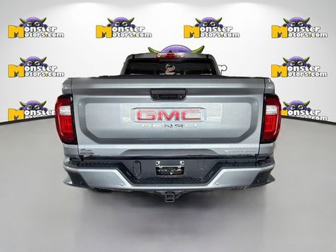 Used 2025 GMC Canyon Denali image 5