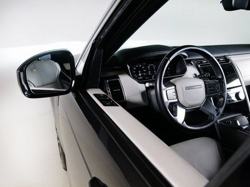 Certified 2024 Land Rover Discovery Dynamic SE AWD/4WD image 23