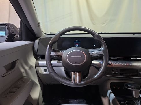 Used 2024 Hyundai Kona SEL FWD image 11