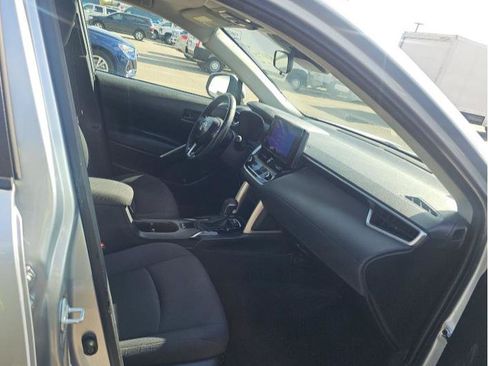 Used 2023 Toyota Corolla Cross LE image 26