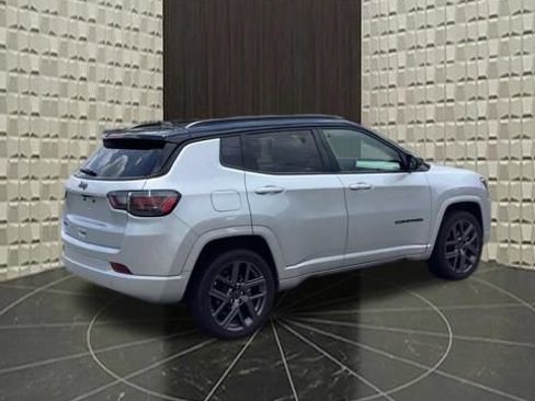 Used 2025 Jeep Compass Limited w/ High Altitude Package AWD/4WD image 3