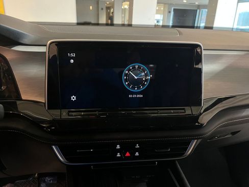 Used 2025 Volkswagen Atlas Cross Sport SE image 20