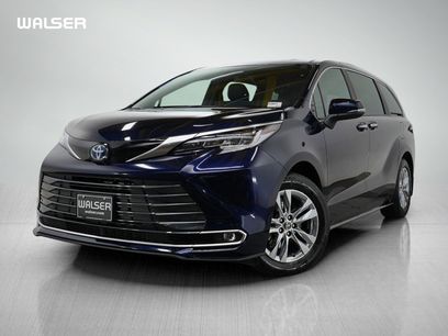 Used 2025 Toyota Sienna Limited