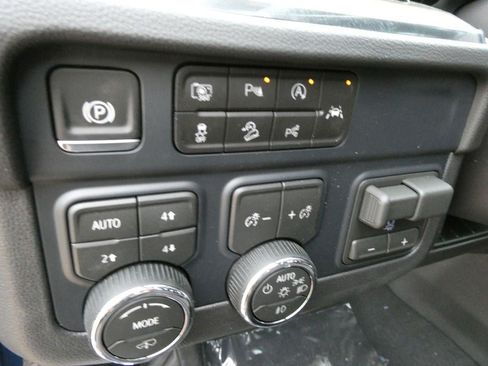 New 2026 Chevrolet Tahoe High Country AWD/4WD image 20