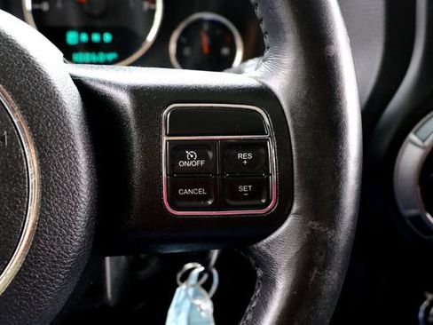 Used 2018 Jeep Wrangler Sport AWD/4WD image 12