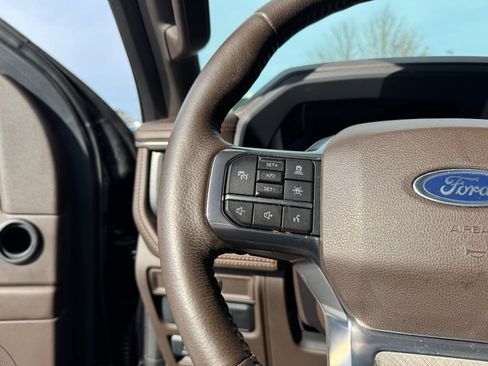 Used 2023 Ford Expedition King Ranch image 16