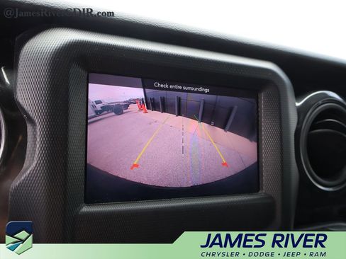 Used 2022 Jeep Wrangler Unlimited Sport image 33