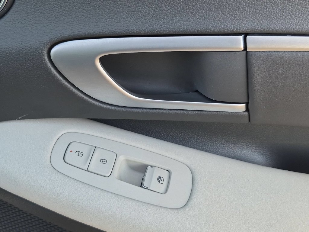 Used 2025 Hyundai Sonata SEL FWD image 34