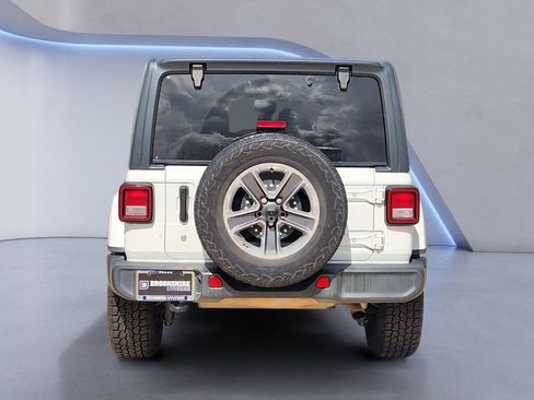 Used 2020 Jeep Wrangler Unlimited Sahara AWD/4WD image 8