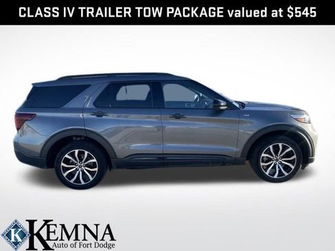 Used 2022 Ford Explorer ST-Line w/ Class IV Trailer Tow Package image 2