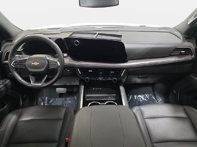 Used 2025 Chevrolet Suburban LT w/ Comfort Package AWD/4WD image 10