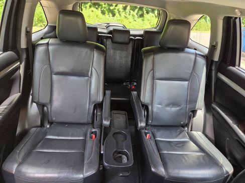Used 2016 Toyota Highlander XLE FWD image 13