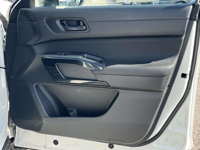 Used 2025 Nissan Pathfinder S FWD image 25