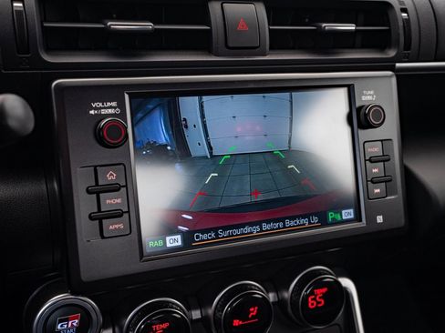 Used 2024 Toyota GR86 Premium image 31