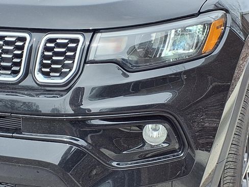 Used 2026 Jeep Compass Limited image 25