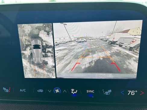 Used 2024 Chevrolet Traverse Z71 w/ Enhanced Driving Package image 10