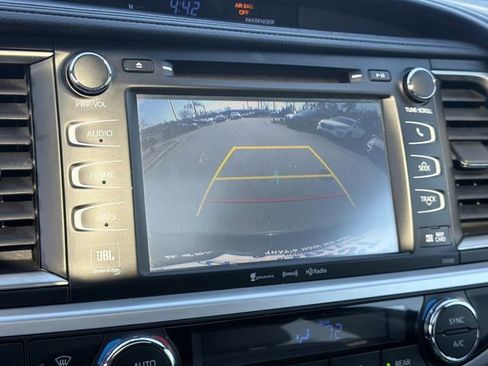 Used 2016 Toyota Highlander Limited image 31