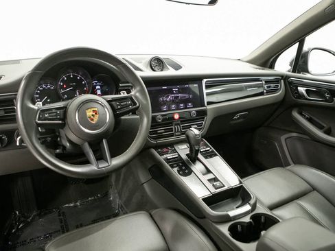 Certified 2024 Porsche Macan AWD/4WD image 13