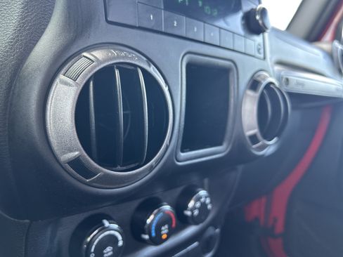 Used 2015 Jeep Wrangler Unlimited Sport AWD/4WD image 14