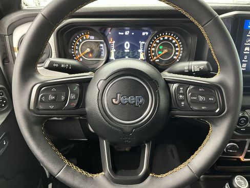 Used 2024 Jeep Wrangler Unlimited Sport AWD/4WD image 12