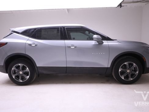 New 2025 Chevrolet Blazer LT image 6